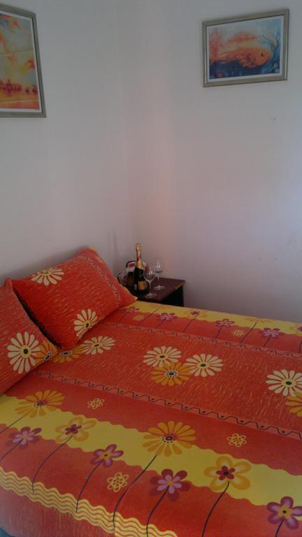 Apartments Holiday Budva Zimmer foto