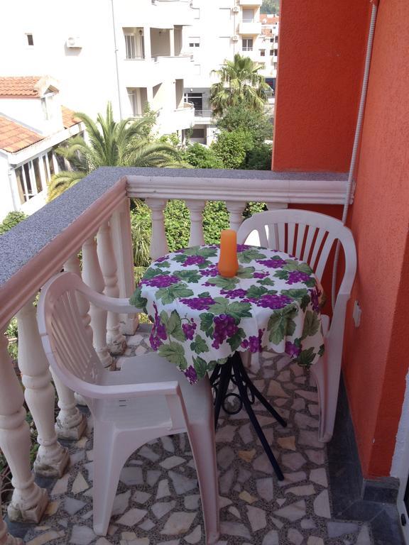Apartments Holiday Budva Zimmer foto