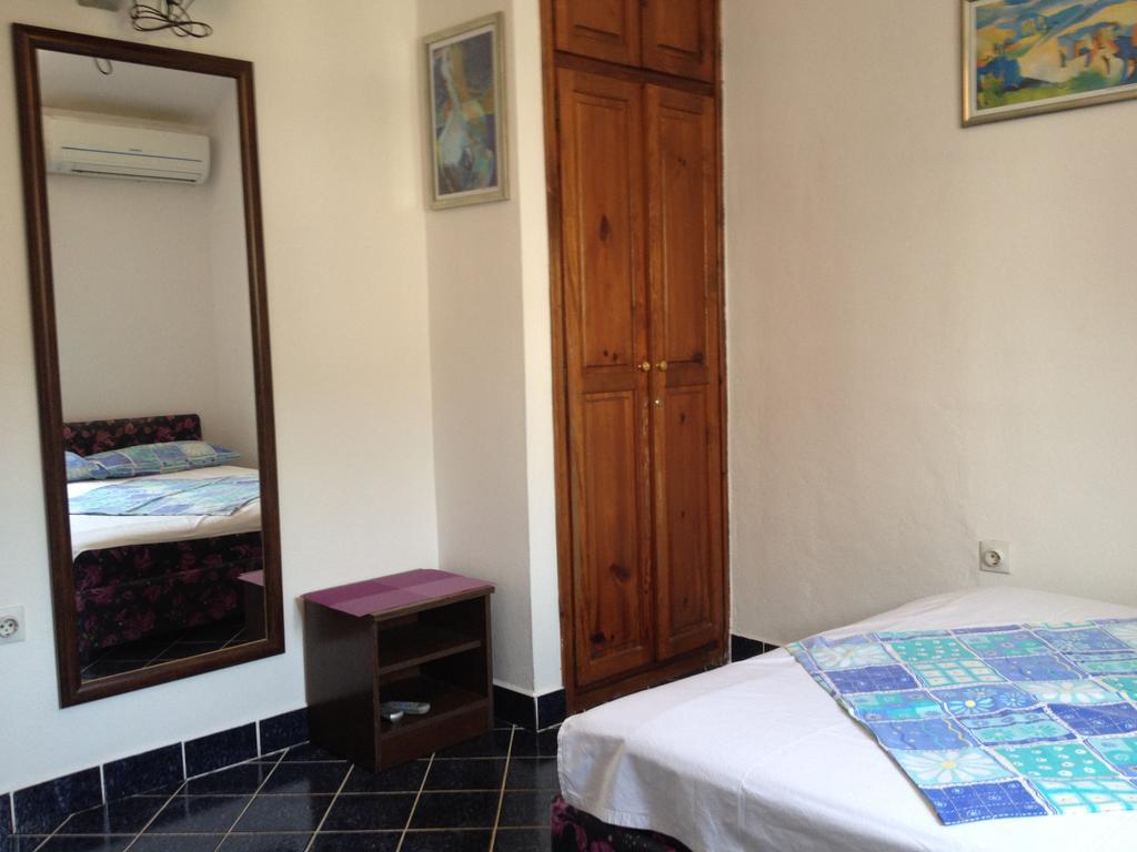 Apartments Holiday Budva Zimmer foto